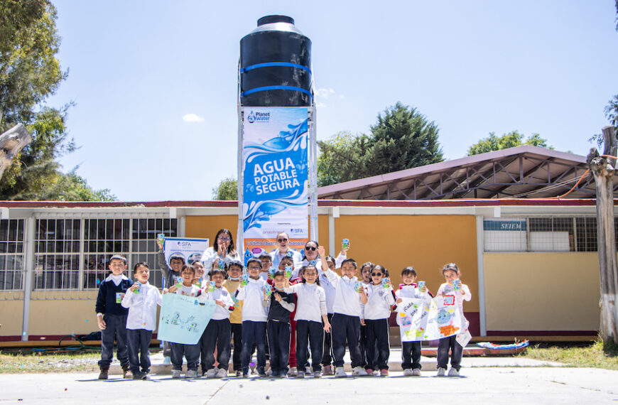 SFA Saniflo lleva agua potable a más de 350 alumnos del Edomex
